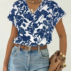Floral V-Neck Short Sleeve Top - Blue and White